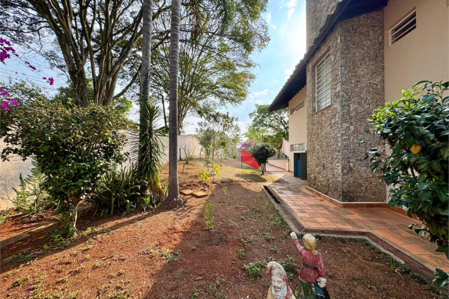 Casa à venda com 7 quartos, sendo 4 suítes, no condomínio Campos de Mairiporã Gleba 1, Mairiporã - SP