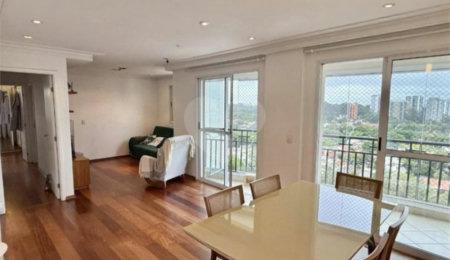 Apartamento à venda com 3 quartos, sendo 1 suíte,  em Alto da Boa Vista, São Paulo, SP