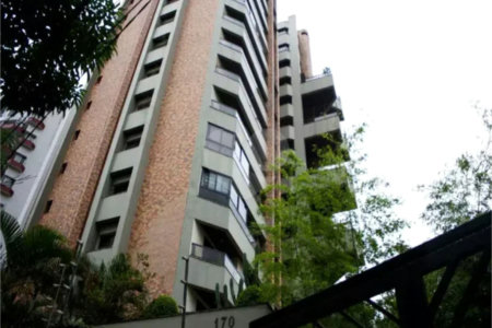 Apartamento para alugar com 4 quartos, sendo 2 suítes, em Vila Andrade, São Paulo, SP