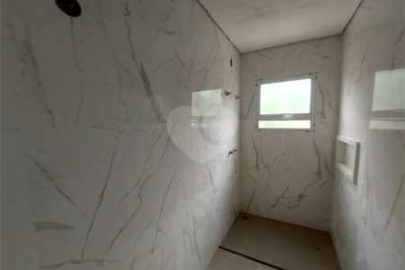 Sobrado à venda com 3 quartos, sendo 1 suíte, em Vila Omízollo, Louveira, SP