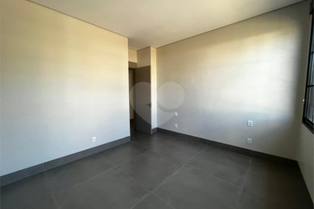 Casa à venda com 4 quartos, sendo 2 suítes,  no condomínio Florais Itália, Cuiabá - MT