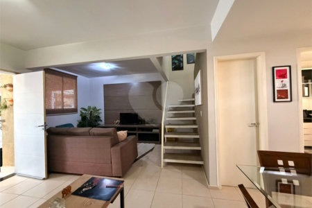 Casa à venda com 3 quartos, sendo 1 suíte, no condomínio Village Sarriá, Sorocaba - SP