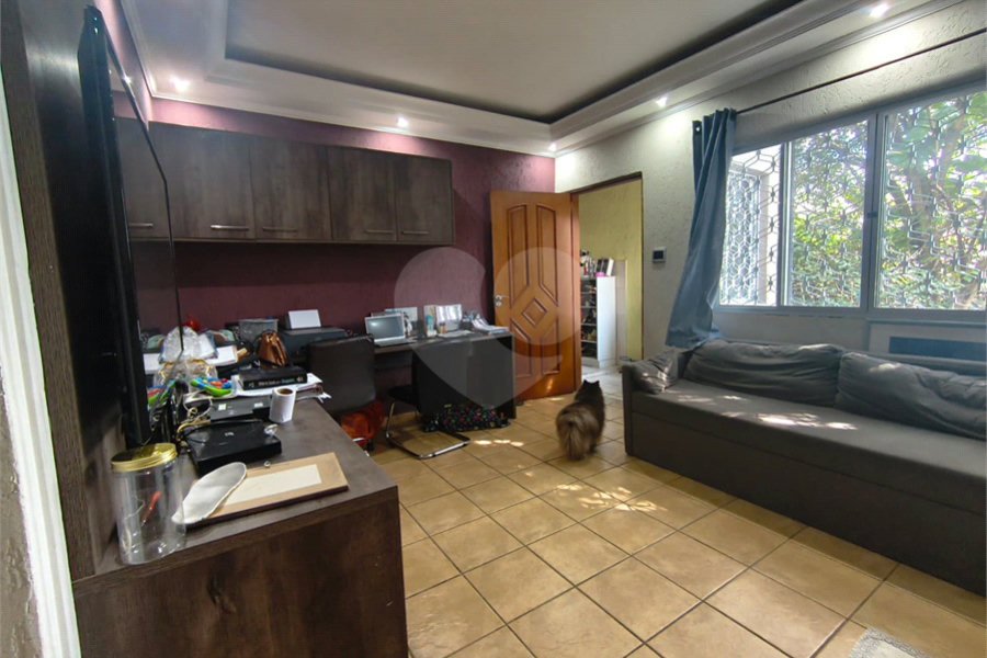 Sobrado à venda com 8 quartos, sendo 2 suítes, em Parada Inglesa, São Paulo, SP