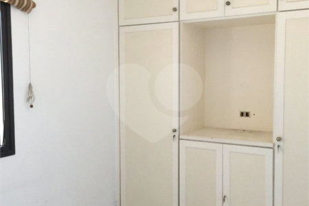 Apartamento à venda com 4 quartos, sendo 3 suítes, em Bosque da Saúde, São Paulo, SP