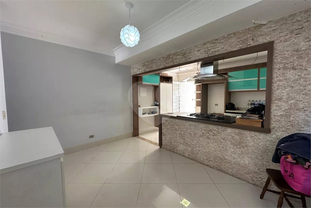 Sobrado à venda com 4 quartos, sendo 2 suítes, em Vila Ipojuca, São Paulo, SP