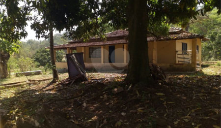 Sítio à venda com 2 quartos no Centro, Descalvado, SP