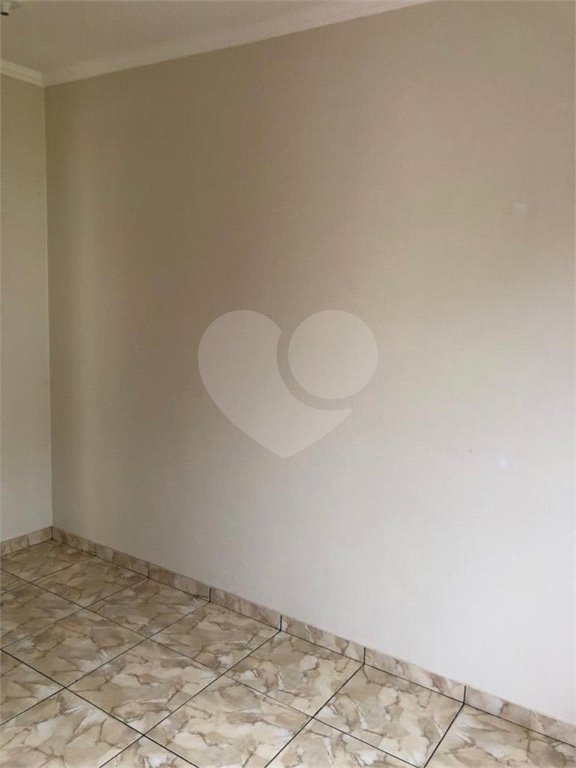 Casa térrea no Condomínio Moradas II .