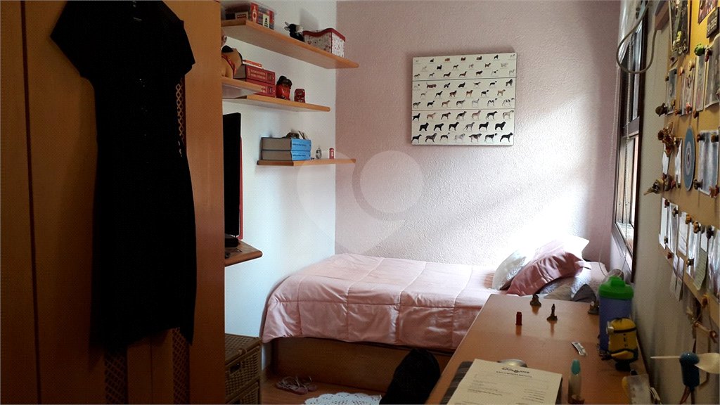 Sobrado à venda com 5 quartos, sendo 1 suíte, em Jardim Caravelas, São Paulo, SP
