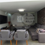 Casa à venda ou para alugar com 4 suítes no condomínio Figueira Garden, Atibaia - SP