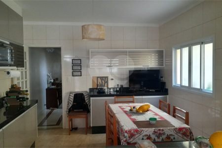 Sobrado à venda com 3 quartos, sendo 1 suíte, em Vila Nivi, São Paulo, SP