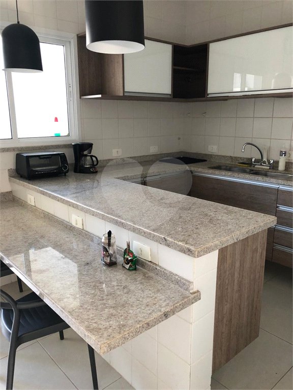 Casa à venda com 9 quartos, sendo 8 suítes, no condomínio Village Elisabete, Rio de Janeiro - RJ