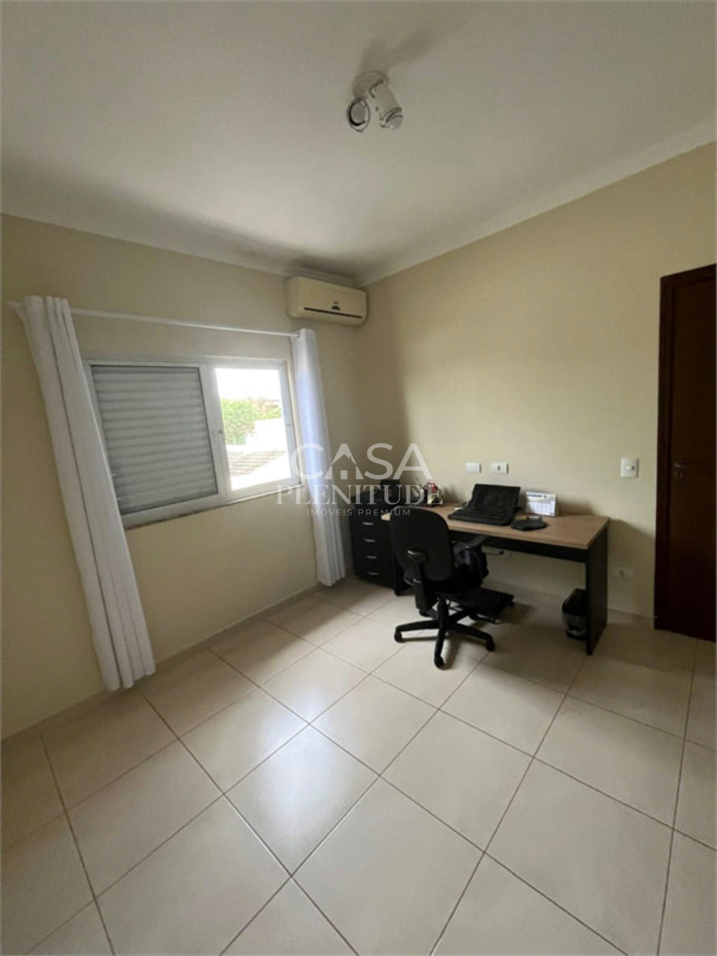 Casa em condomínio à venda com 3 quartos, sendo 1 suíte, no Centro, Araçoiaba da Serra, SP