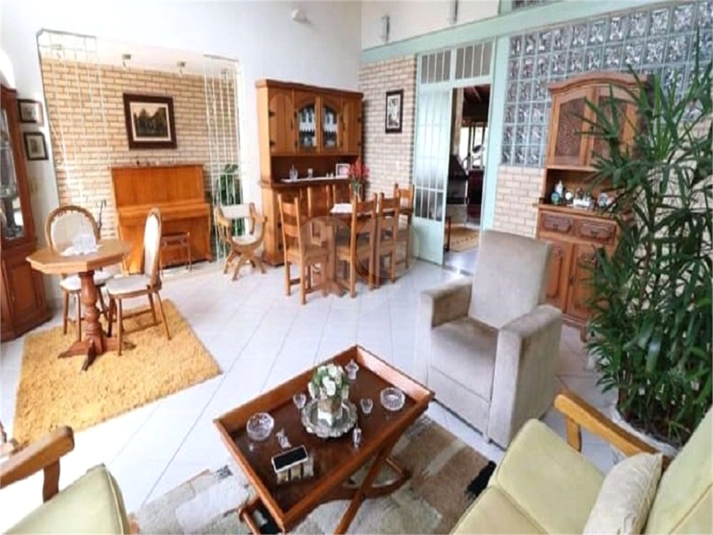 Sobrado à venda com 4 quartos, sendo 2 suítes, em Tremembé, São Paulo, SP