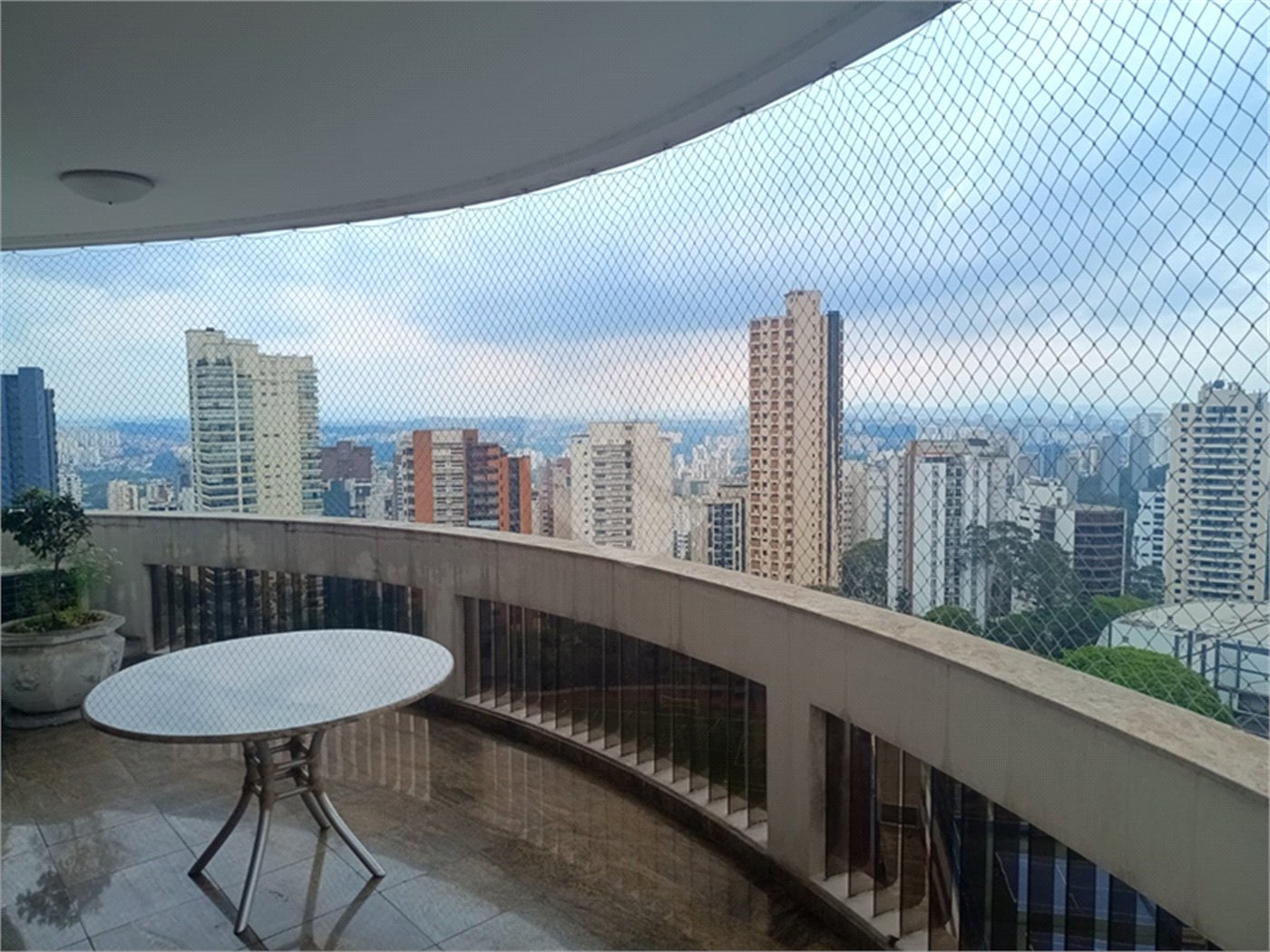 Apartamento à venda com 4 suítes em Vila Suzana, São Paulo, SP