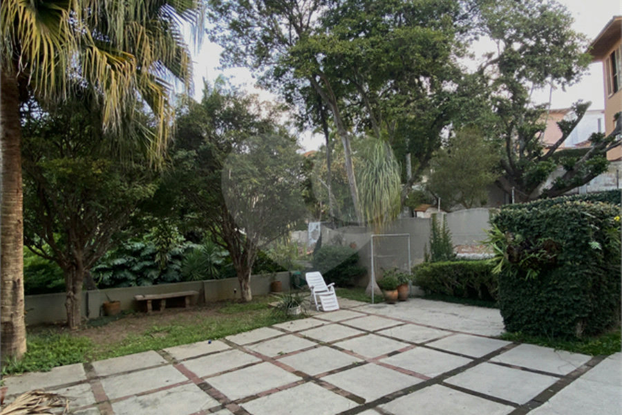 Casa Térrea à venda com 5 quartos, sendo 1 suíte, em Pacaembú, São Paulo, SP