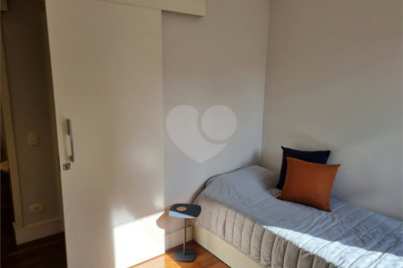 Apartamento à venda com 3 quartos, sendo 1 suíte, em Vila Olímpia, São Paulo, SP