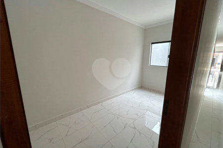 Casa de Vila à venda com 2 quartos, sendo 1 suíte, em Vila Nova Sorocaba, Sorocaba, SP