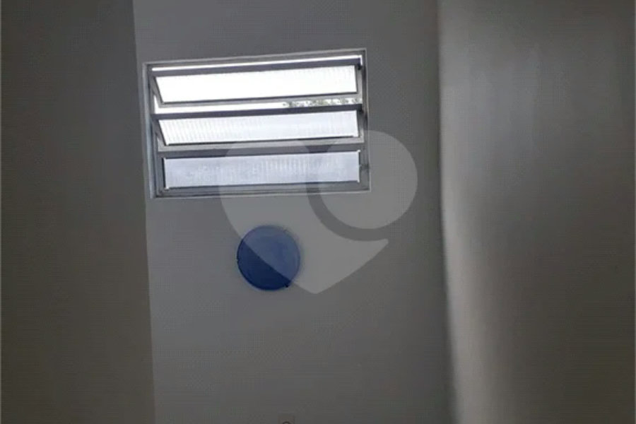 Sobrado à venda com 4 quartos, sendo 1 suíte, em Campo Limpo, São Paulo, SP