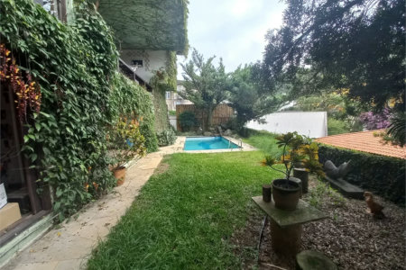 Sobrado à venda com 4 quartos, sendo 2 suítes,  em Fazenda Morumbi, São Paulo, SP