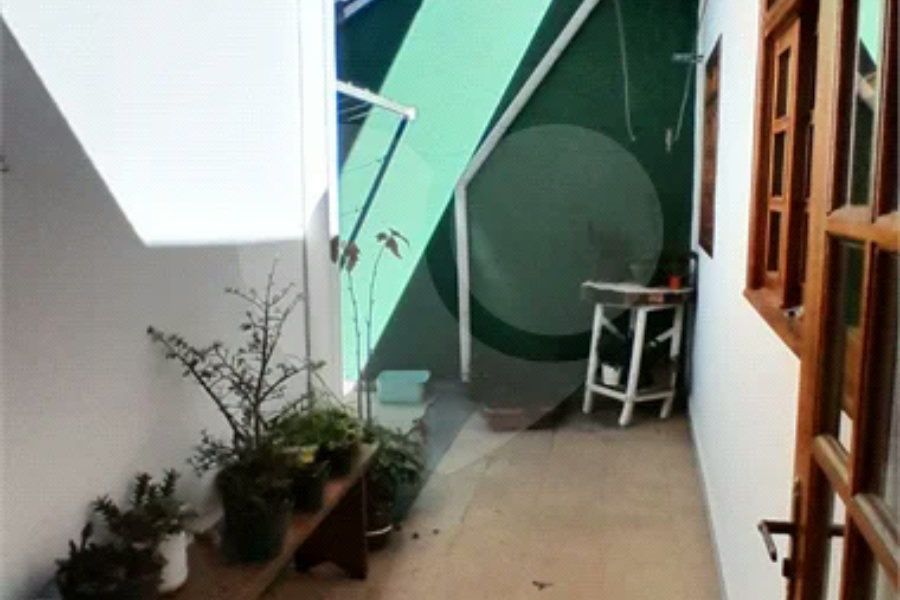 Sobrado à venda com 3 quartos, sendo 1 suíte, em Vila Isabela, Campos do Jordão, SP