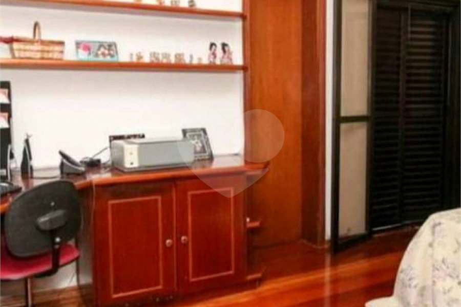 Casa Térrea à venda ou para alugar com 4 suítes em Jardim Floresta, São Paulo, SP