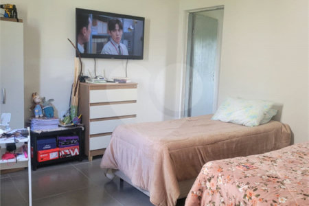 Chácara à venda com 3 quartos em Chácaras Copaco, Arujá, SP
