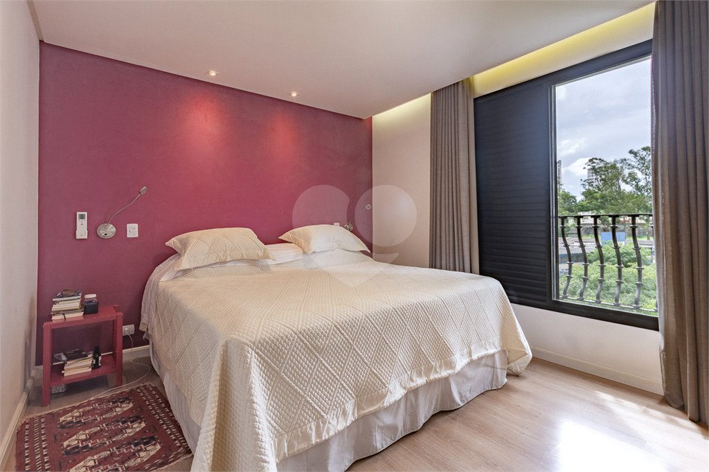 Apartamento à venda com 4 quartos, sendo 2 suítes,  em Jardim Parque Morumbi, São Paulo, SP