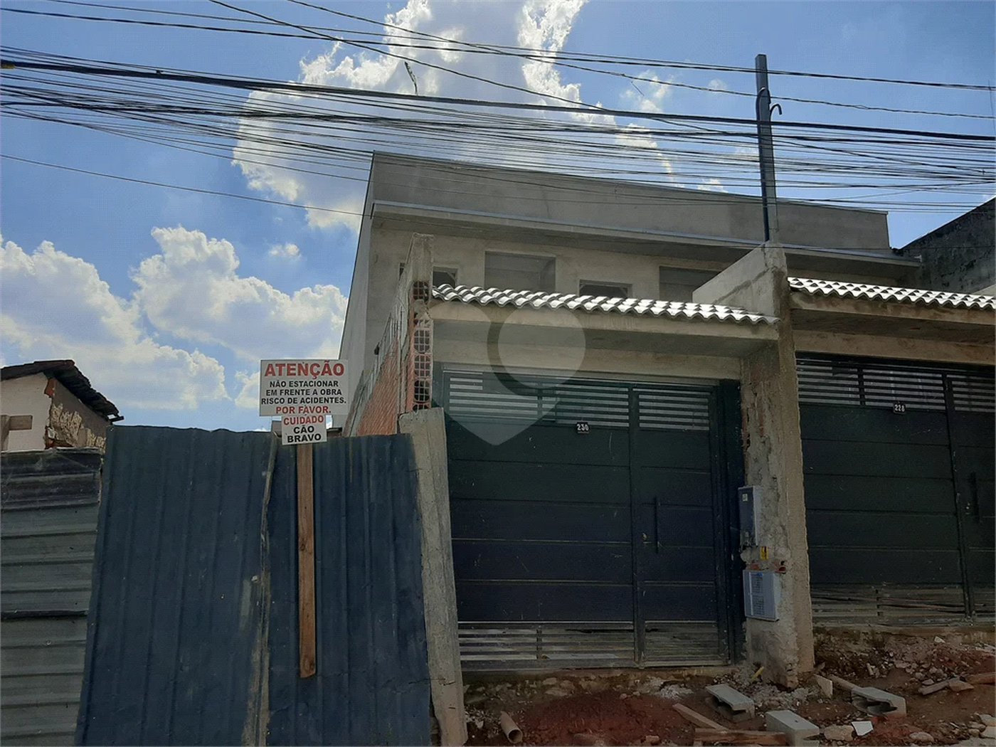 Sobrado à venda com 3 quartos, sendo 1 suíte, em Tremembé, São Paulo, SP