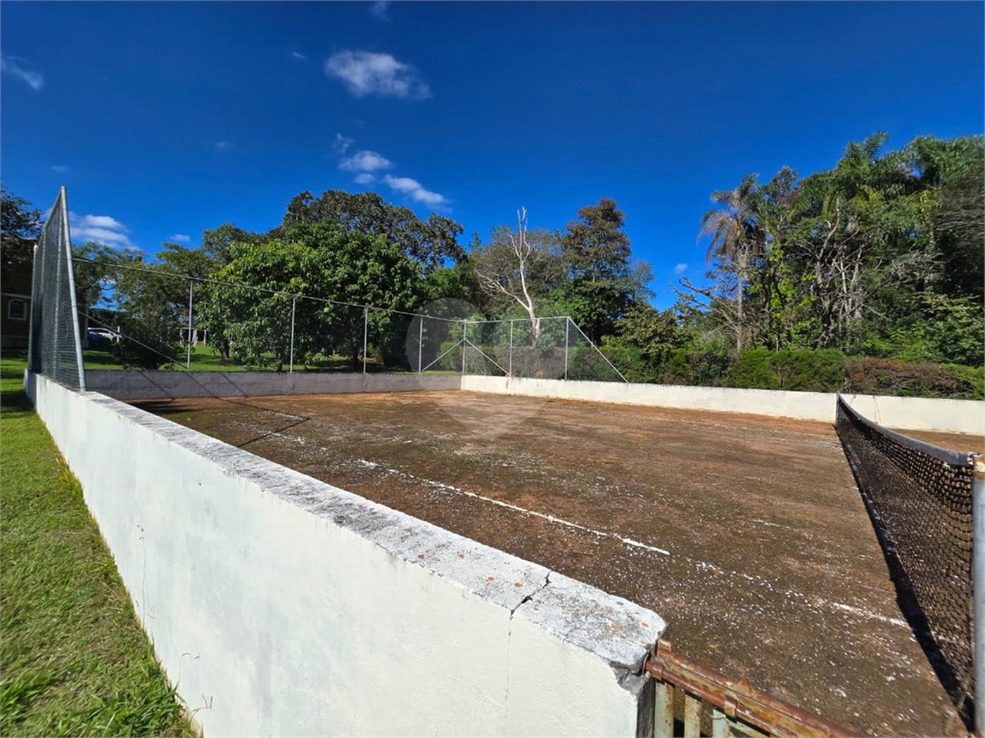 Chácara à venda com 4 quartos, sendo 1 suíte, em Cercadinho, Alambari, SP