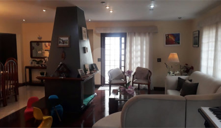 Casa à venda com 5 quartos, sendo 3 suítes,  em Vila Oliveira, Mogi das Cruzes, SP