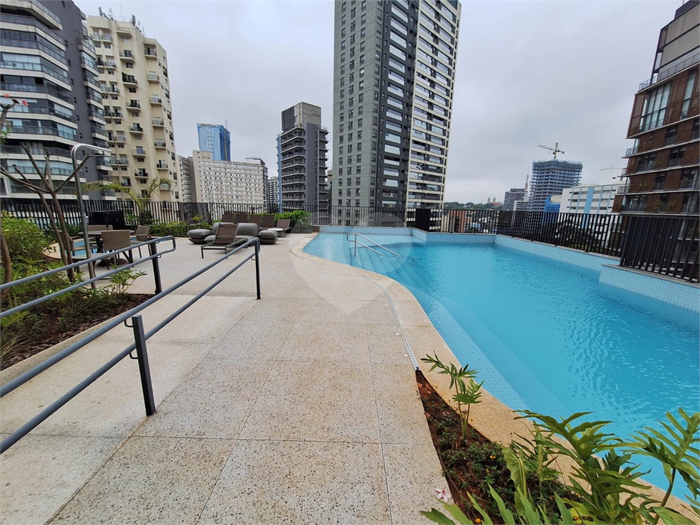 Apartamento à venda com 3 suítes em Sumarezinho, São Paulo, SP