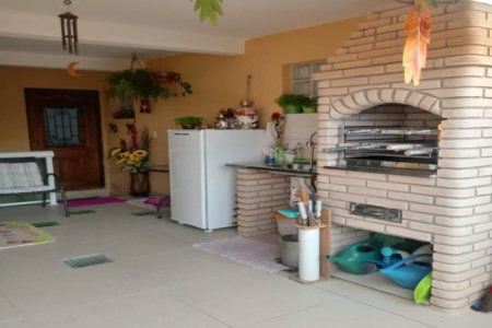 Casa à venda com 3 quartos, sendo 1 suíte, no condomínio Alcides Moreira, São Paulo - SP
