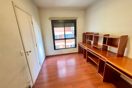 Apartamento à venda com 4 quartos, sendo 2 suítes,  em Pinheiros, São Paulo, SP