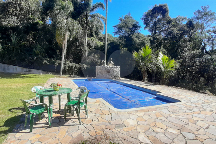 Casa à venda com 3 quartos, sendo 1 suíte, no condomínio Sausalito, Mairiporã - SP