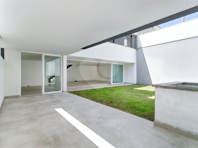 Casa à venda com 4 suítes no condomínio Edifício Jade, São Paulo - SP