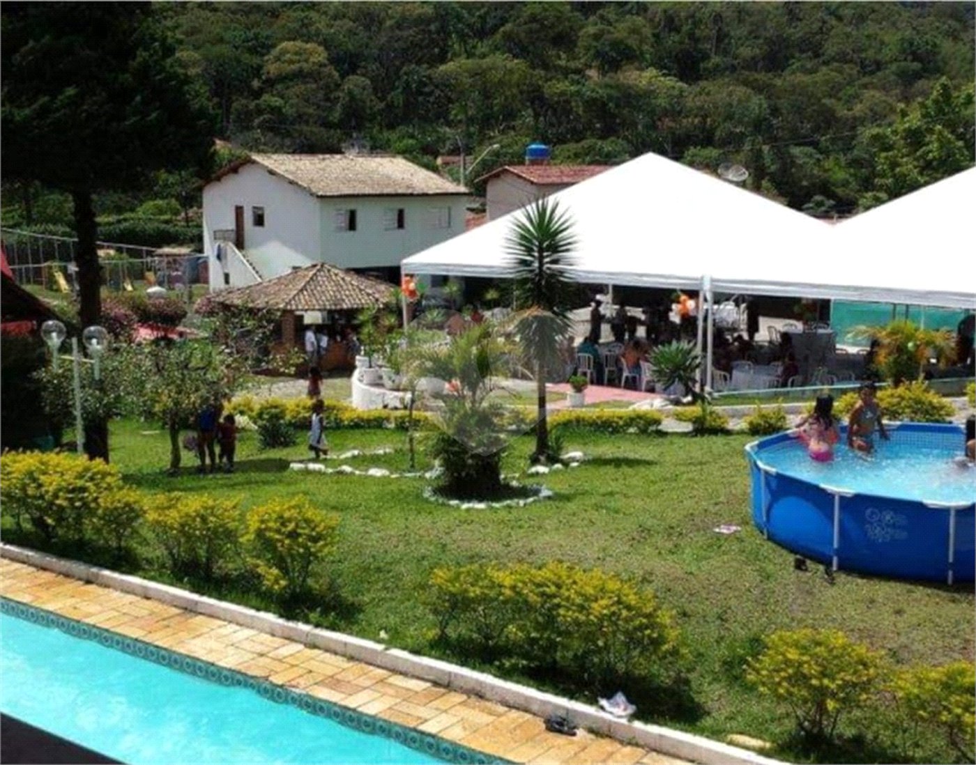 Casa Térrea à venda com 5 quartos, sendo 3 suítes, em Serra da Cantareira, Mairiporã, SP