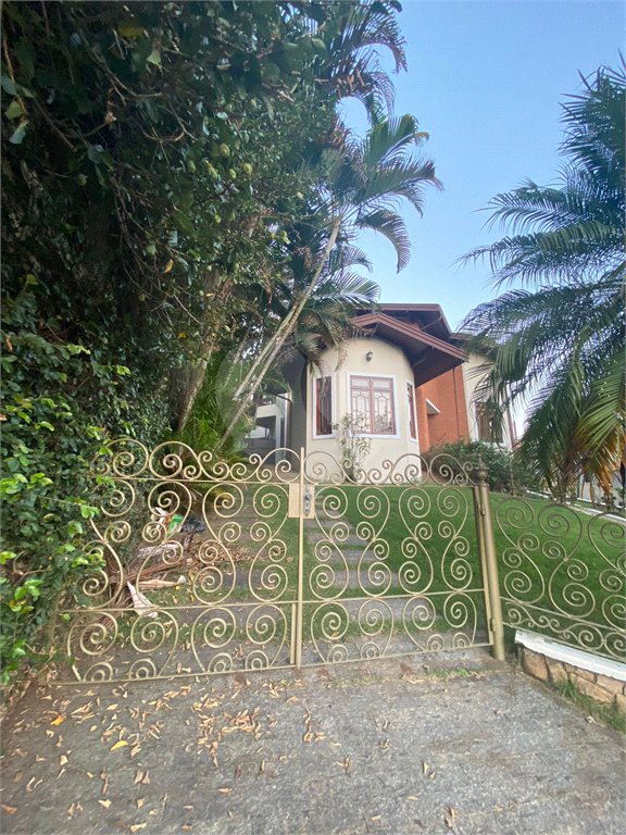 Casa à venda com 3 quartos, sendo 4 suítes,  no condomínio Estância Marambaia, Vinhedo - SP