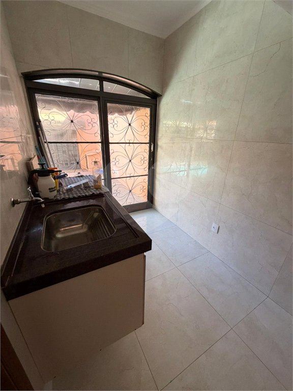 Sobrado à venda com 4 quartos, sendo 1 suíte,  em Jardim Santa Rosa, Araraquara, SP