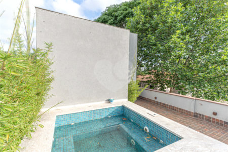 Casa à venda com 4 quartos, sendo 3 suítes, em Vila Nova Conceição, São Paulo, SP