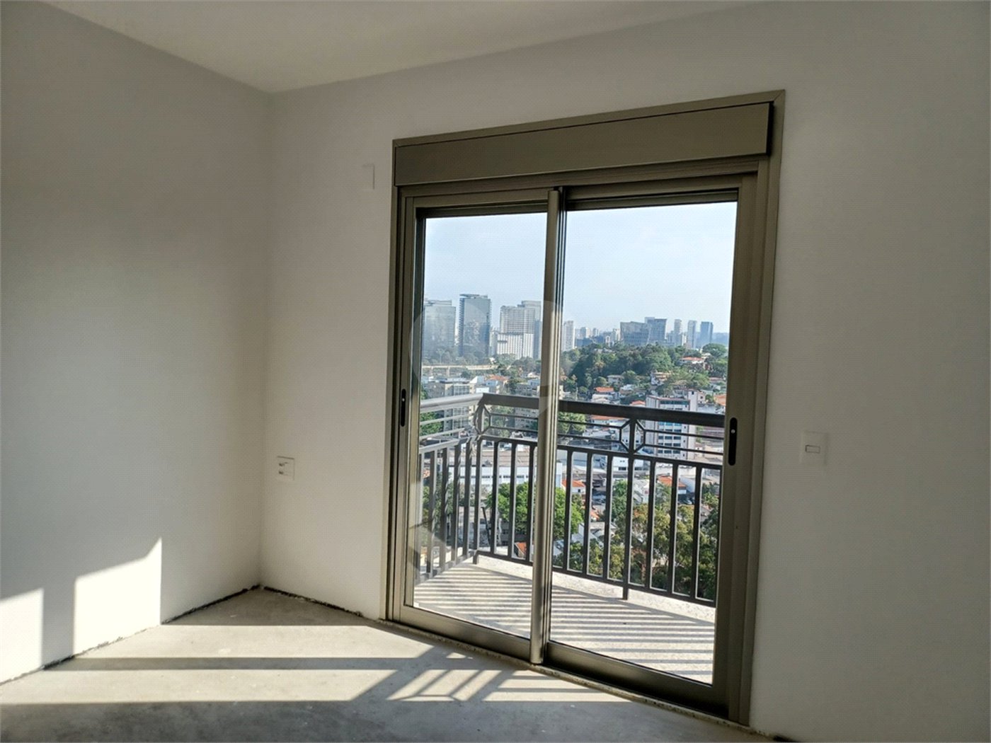 Apartamento à venda com 4 suítes em Real Parque, São Paulo, SP