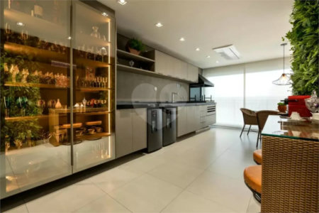 Apartamento à venda com 3 suítes em Indianópolis, São Paulo, SP