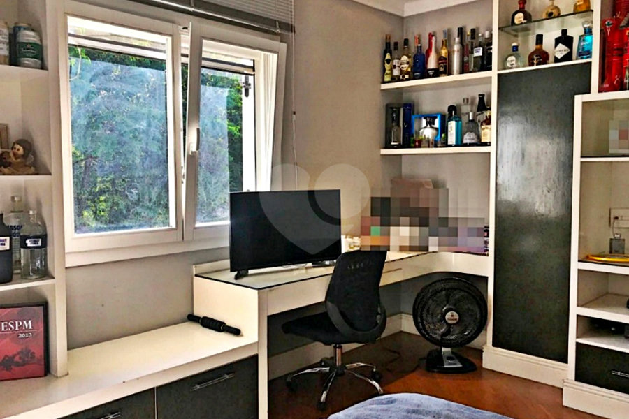 Casa à venda com 4 suítes em Horto Florestal, São Paulo, SP