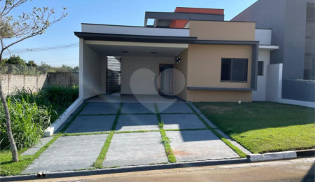 Casa à venda com 3 quartos, sendo 1 suíte,  em Portal do Bosque, Louveira, SP