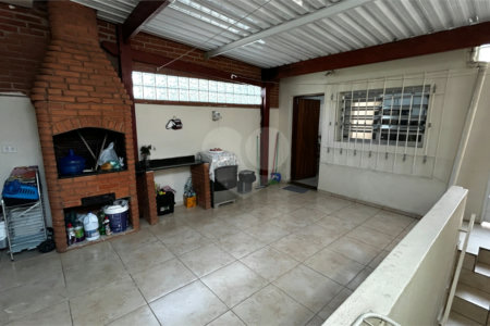 Sobrado à venda com 3 quartos, sendo 2 suítes, em Cidade São Francisco, São Paulo, SP