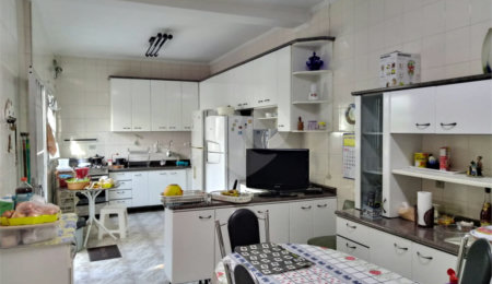 Casa Térrea à venda com 3 quartos, sendo 1 suíte,  em Vila Paulicéia, São Paulo, SP