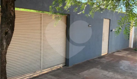 Casa à venda com 3 quartos, sendo 1 suíte,  em Vila Maria Auxiliadora, Ponta Porã, MS