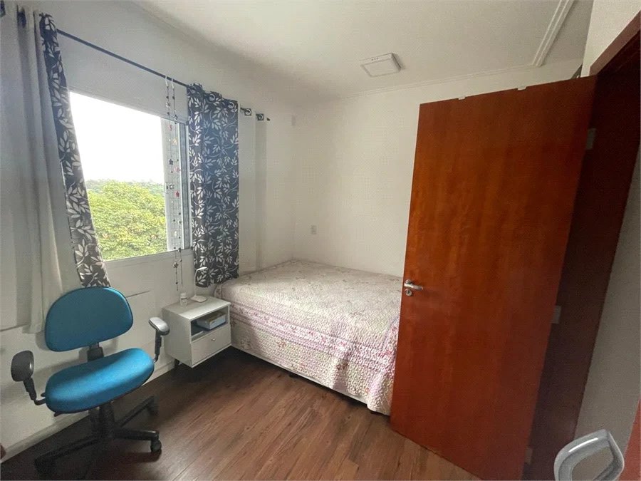 Casa à venda com 2 suítes no condomínio Cotia, Cotia - SP
