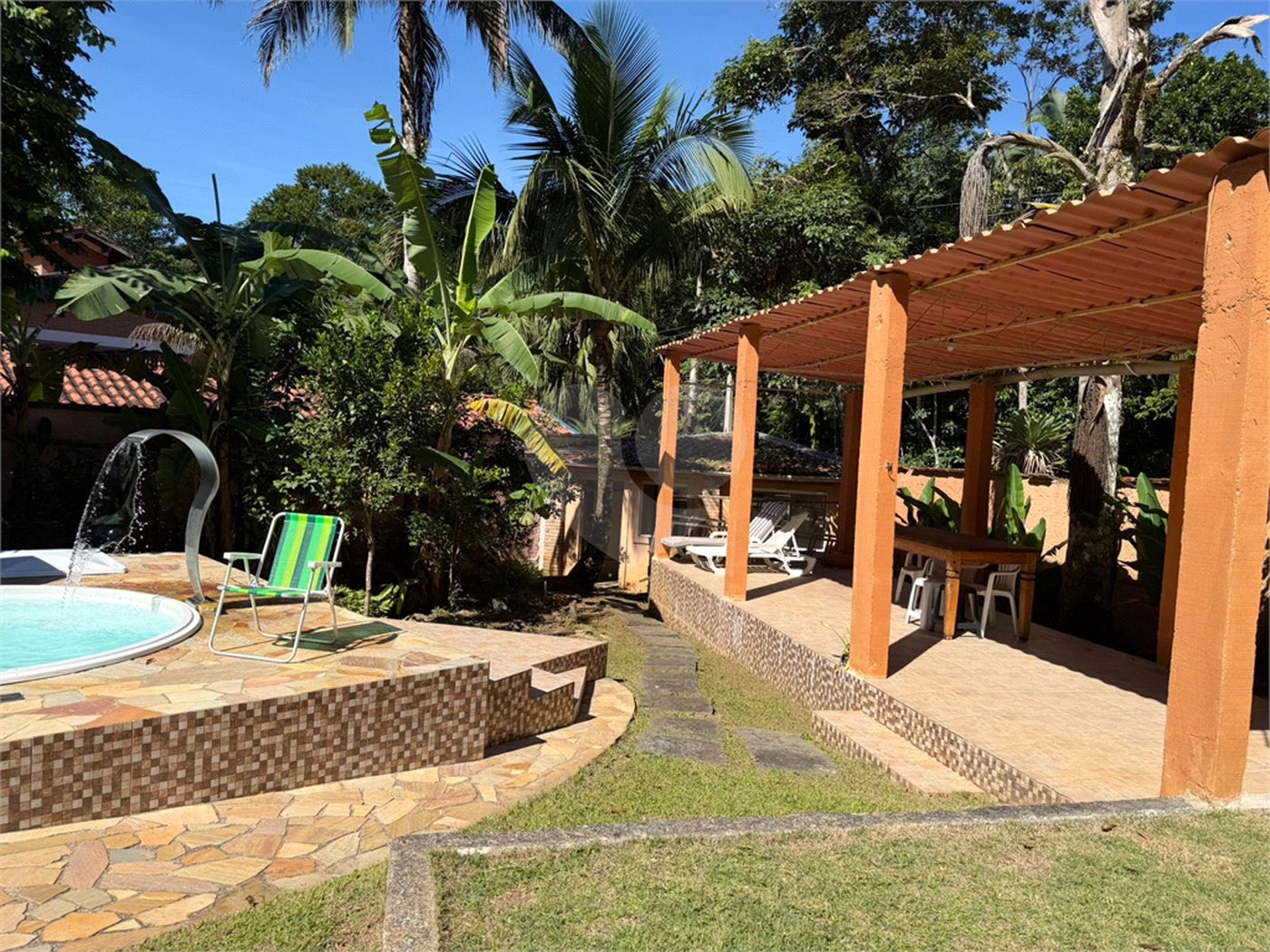 Casa à venda com 6 suítes em Massaguaçu, Caraguatatuba, SP