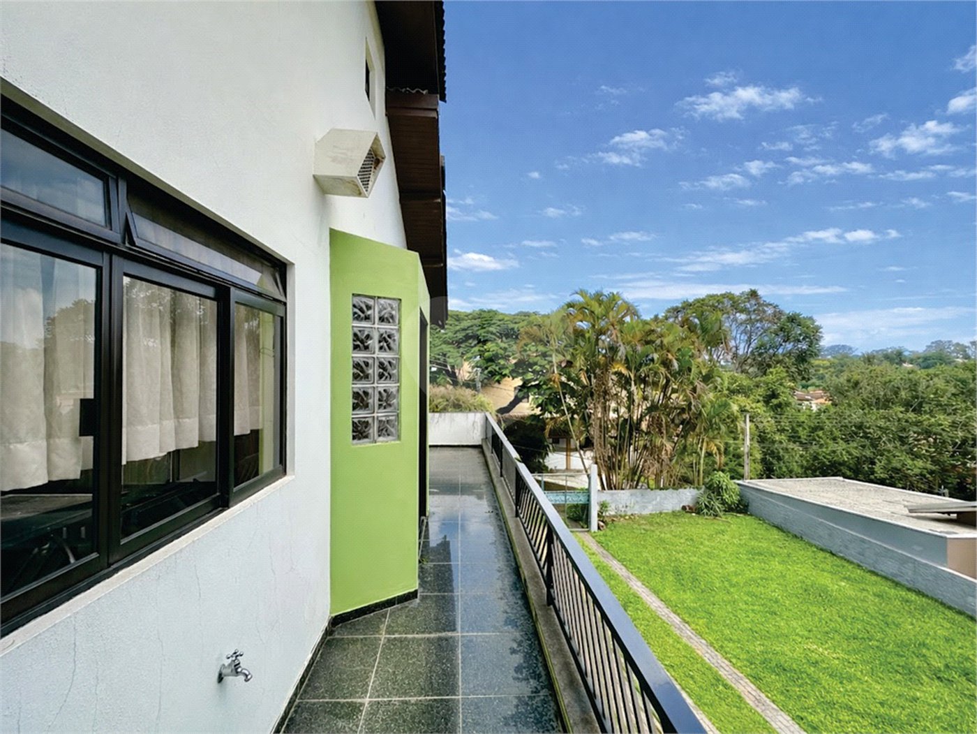 Casa à venda com 4 suítes no condomínio San Diego Park, Cotia - SP