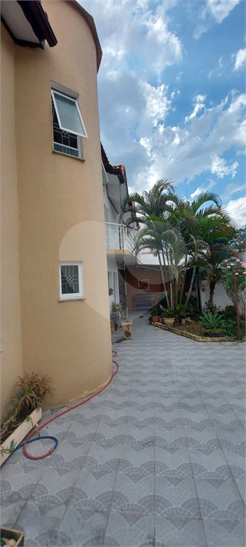 Sobrado à venda com 3 quartos, sendo 1 suíte,  em Vila Mogilar, Mogi das Cruzes, SP